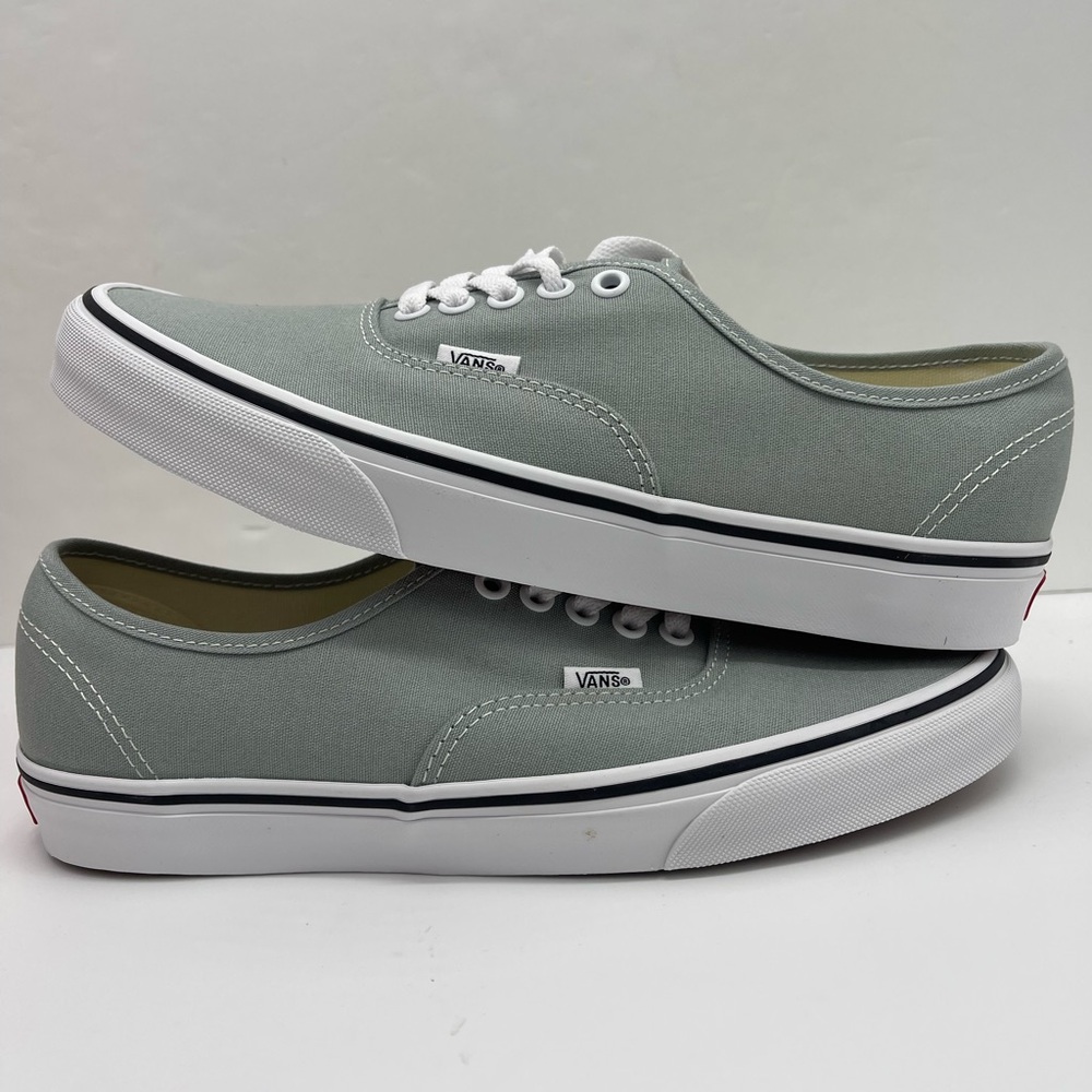 Vans WMNS Lt Gray Canvas Authentic Color Theory Pure Grey
VN000D7YEPO Sneakers - Picture 16 of 16